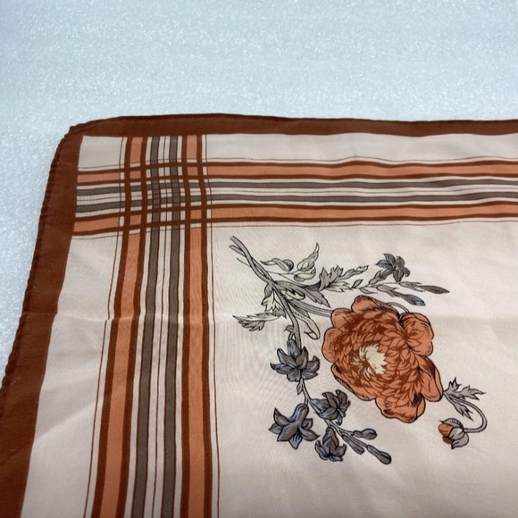 Oscar de la Renta Floral Scarf - Picture 3 of 5